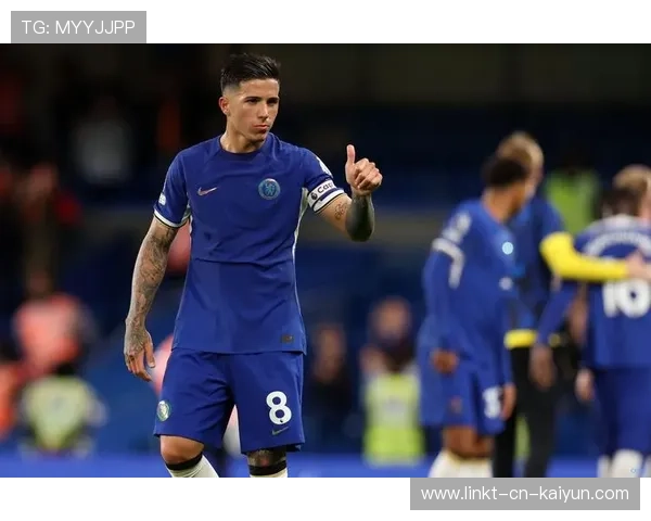 切尔西恩佐偏前位置远射破门技术细腻，打破赛场束缚